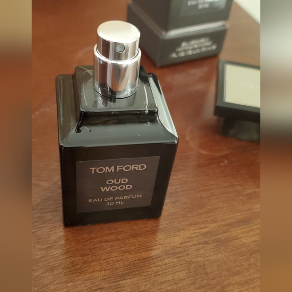 **SOLD** TOM FORD Oud wood perfume edp 30ML - Picture 2 of 6